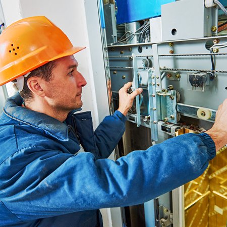 Elevator mechanic